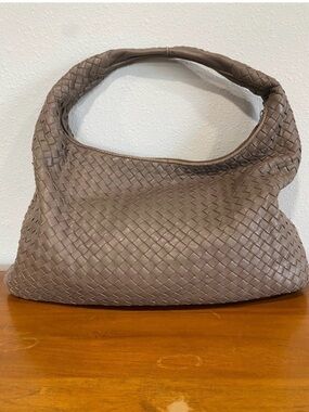 Woven Hobo Shoulder Bag in Taupe